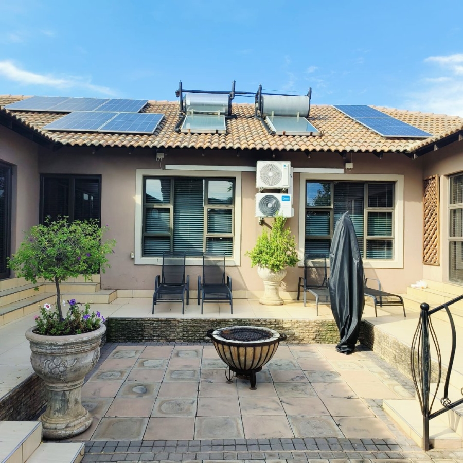 4 Bedroom Property for Sale in Wilkoppies North West